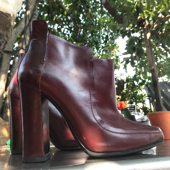 Alexander Wang Pointed Toe Leather Ankle Boots - Picture 5 of 5